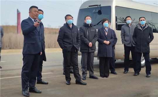 9.王润总司理向视察组向导汇报项目情形_副本.png 9.王润总司理向视察组向导汇报项目情形_副本.png
