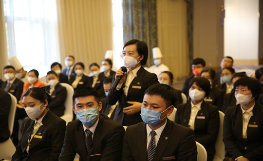 8.旅馆公司开展主题效劳形象与质量标准提升启动大会_副本.jpg 8.旅馆公司开展主题效劳形象与质量标准提升启动大会_副本.jpg