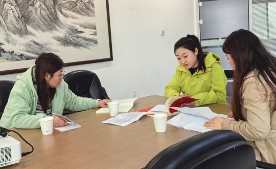 1.区社工部莅临麻将胡了集团党委考察调研_副本.jpg