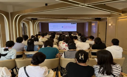 2.“党员教育大课堂”培训现场_副本.jpg