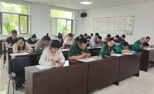 2.装配式总公司清静生产知识考试现场_副本.jpg