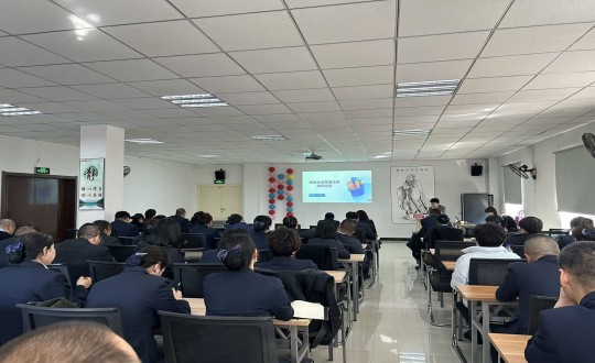 4.物业总公司人力文化部组织项目认真人及客服认真人开展线下培训_副本.jpg